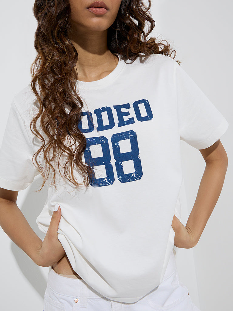 Nuon White Typographic T-Shirt - Image 3