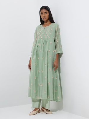 Zuba Sage Floral Embroidered Fit-and-Flare Kurta