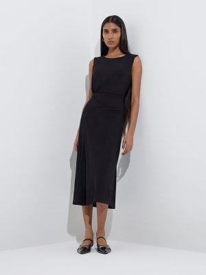 Wardrobe Black Solid Straight Dress