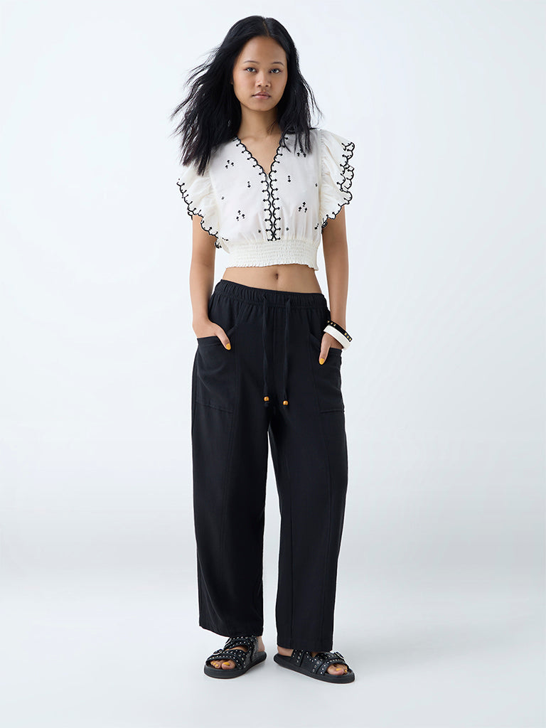 Bombay Paisley Black Solid Cotton-Blend Pants