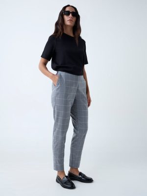 Wardrobe Grey Checkered High-Rise Trousers