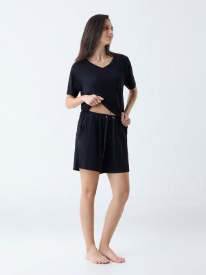 Wunderlove Black Solid High-Rise Shorts