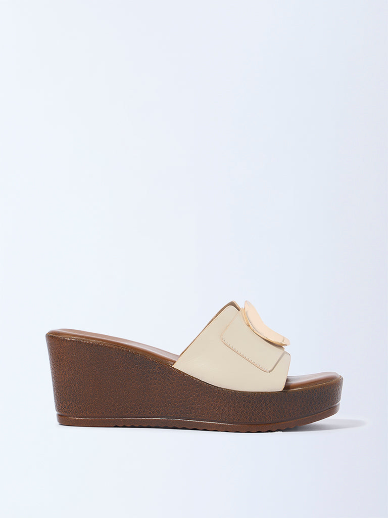 LUNA BLU Beige Hardware-Detailed Wedge Sandals