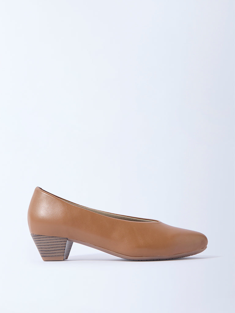 LUNA BLU Tan Solid Pump Shoes