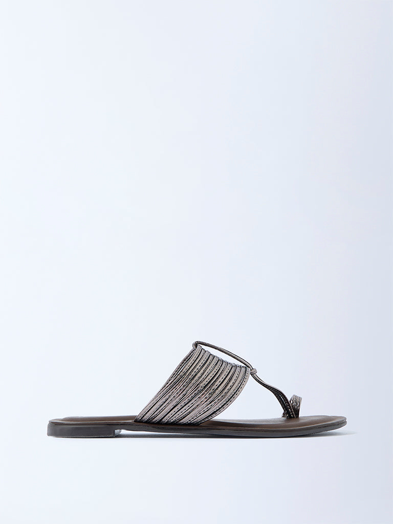 LUNA BLU Silver Toe-Ring Kolhapuri Sandals