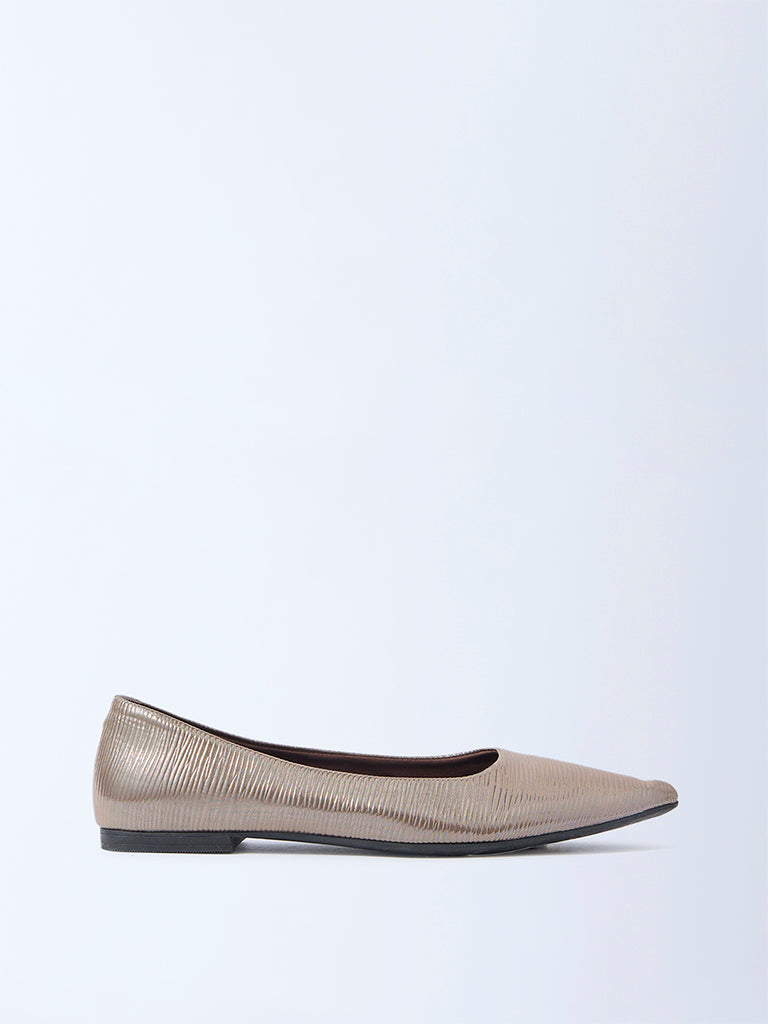 LUNA BLU Brown Textured Pointed Toe Shoes