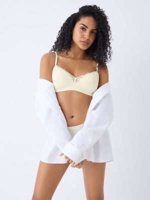 Wunderlove Cream Floral Lace Detailed Padded Bra