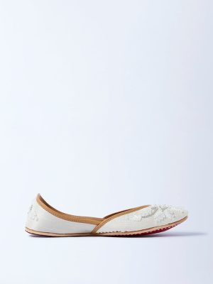 LUNA BLU Ivory Embellished Juttis