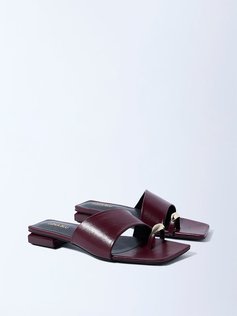 LUNA BLU Burgundy Toe-Ring Sandals - Image 2