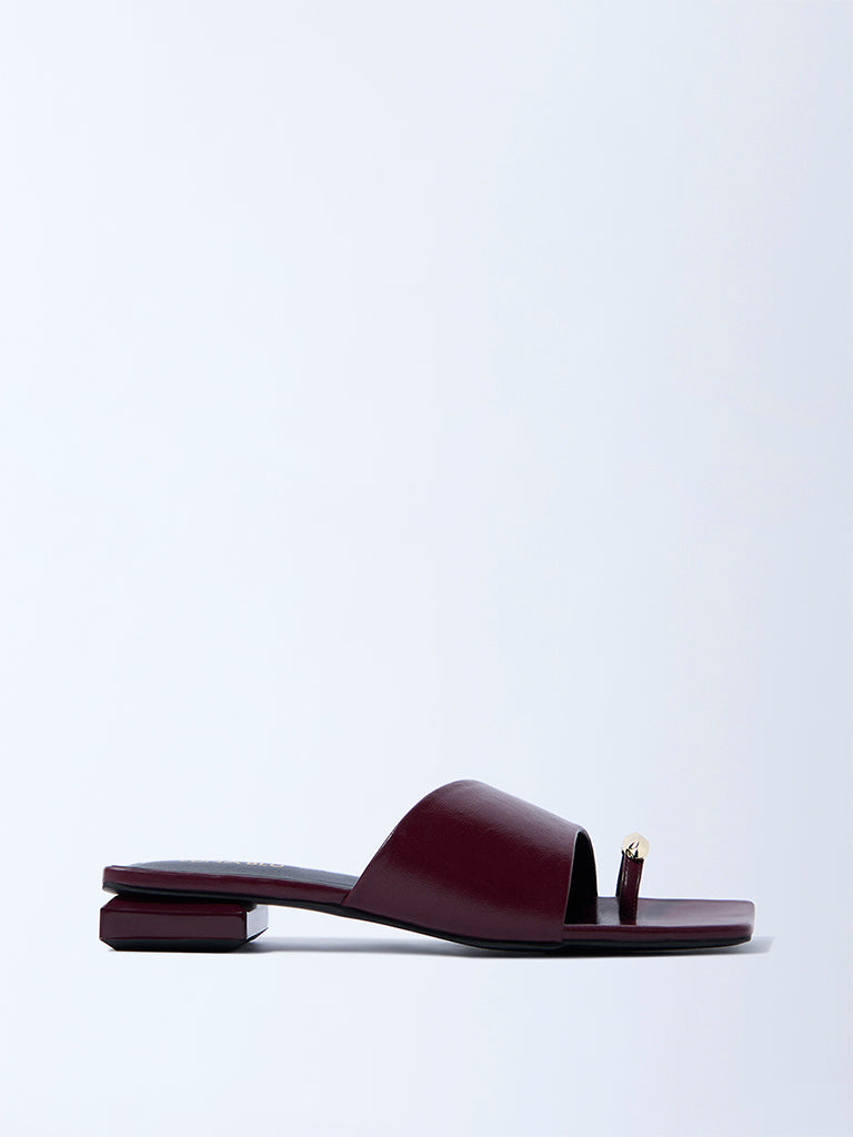 LUNA BLU Burgundy Toe-Ring Sandals