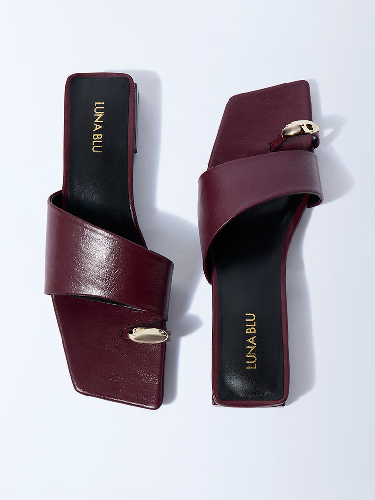 LUNA BLU Burgundy Toe-Ring Sandals - Image 3
