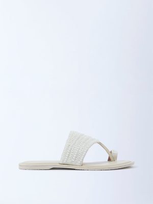 LUNA BLU Ivory Pearlescent Kolhapuri Sandals