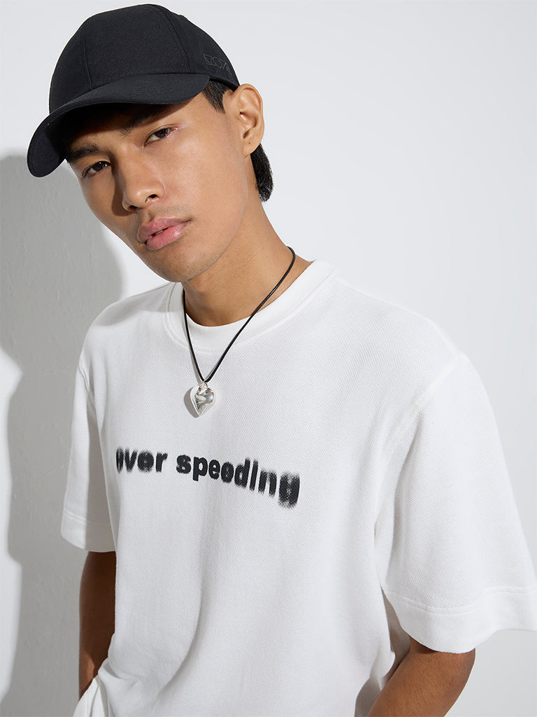 Nuon White Text Detailed Relaxed-Fit Cotton T-Shirt - Image 3