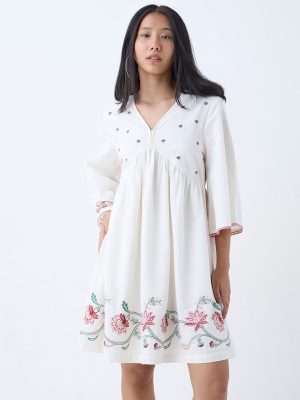 Bombay Paisley White Floral Pattern Cotton-Blend A-Line Dress