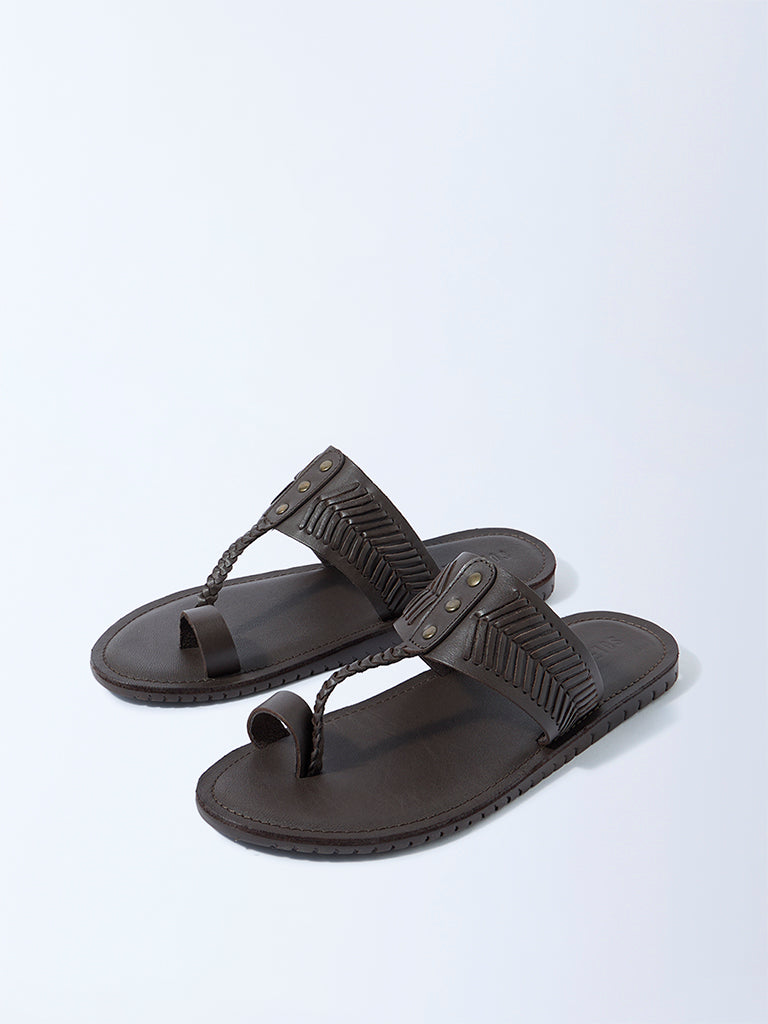 SOLEPLAY Brown Textured Toe-Ring Leather Kolhapuri Sandals - Image 3