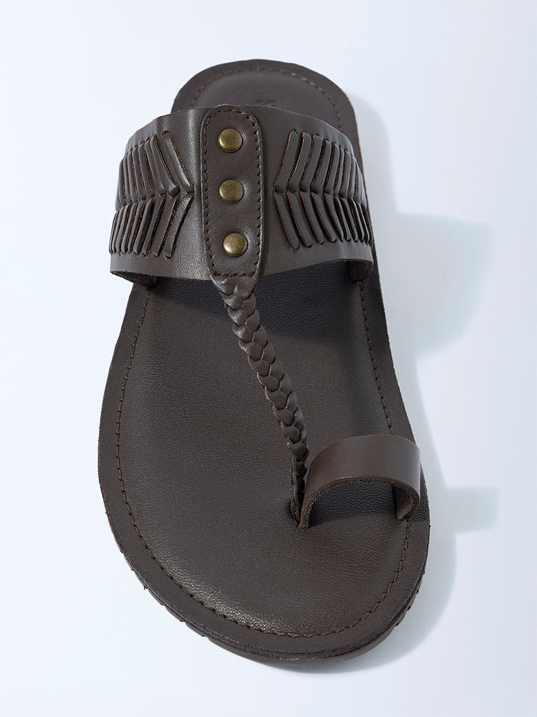 SOLEPLAY Brown Textured Toe-Ring Leather Kolhapuri Sandals - Image 4