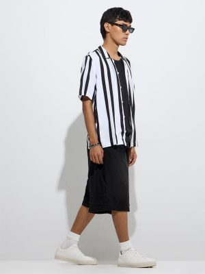 Nuon White Stripe Detailed Relaxed-Fit Shirt