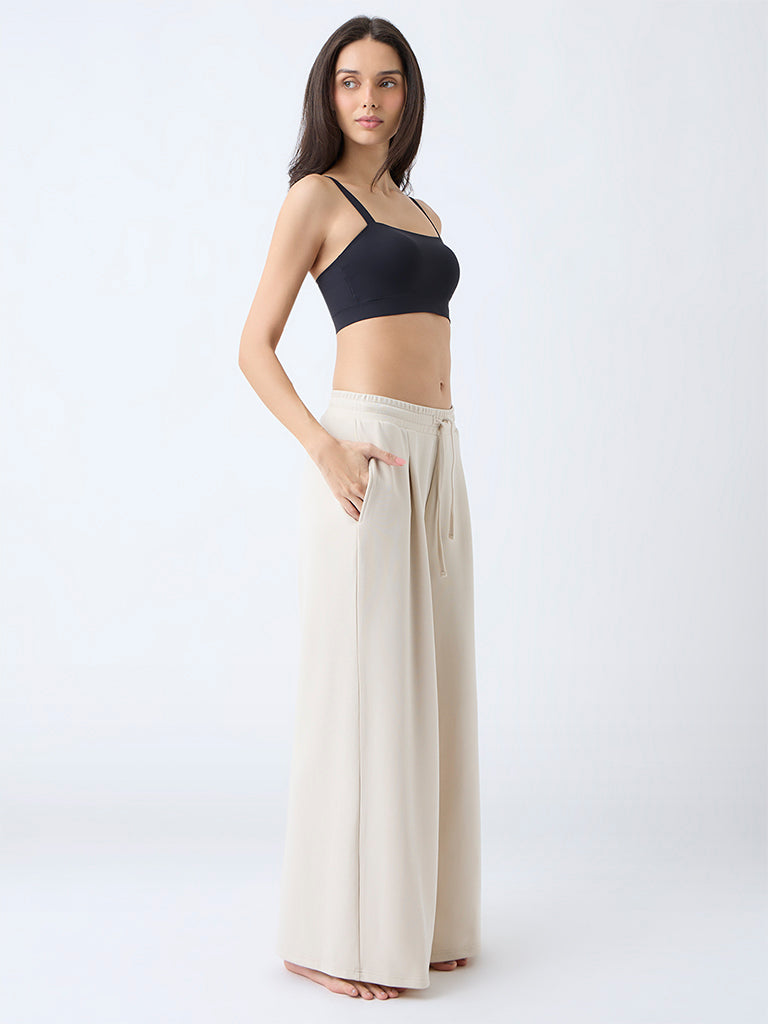 Wunderlove Black Solid Underwired Bra - Image 2