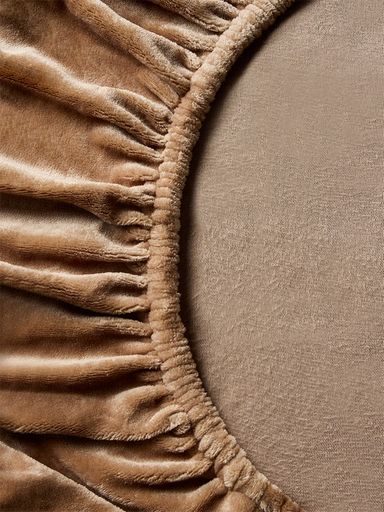 Westside Home Beige Fleece Queen Bed Sheet Set - Image 3