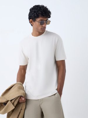WES Casuals Off-White Solid Slim-Fit Cotton T-Shirt