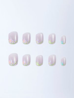 Studiowest Lilac Floral Design Press-On Nail Set