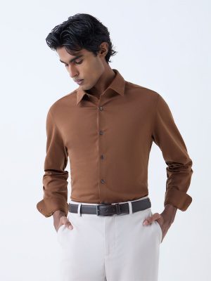 WES Formals Tan Solid Slim-Fit Cotton-Blend Shirt