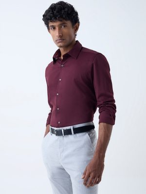 WES Formals Wine Solid Slim-Fit Cotton-Blend Shirt