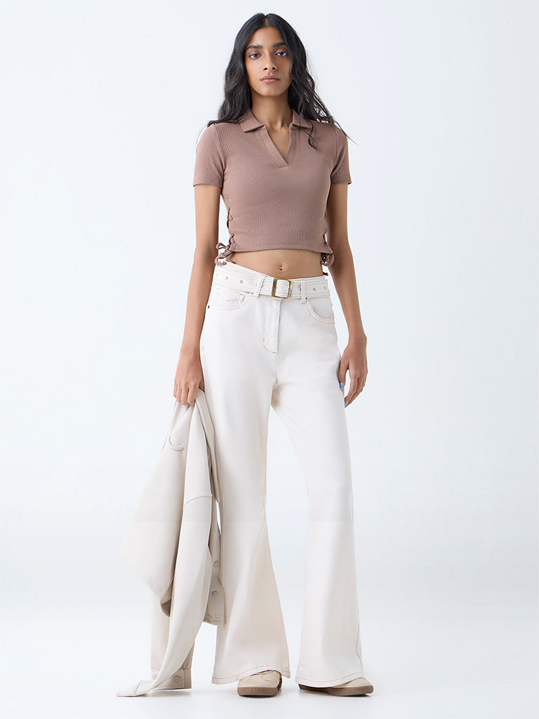 Nuon Off-White Mid-Rise Bootcut Jeans with Belt