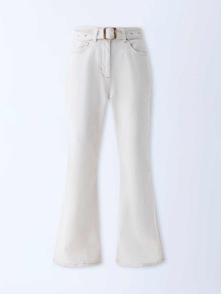 Nuon Off-White Mid-Rise Bootcut Jeans with Belt - Image 5