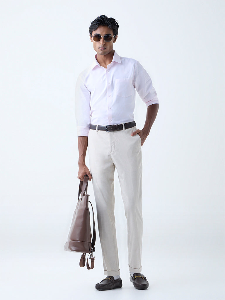 WES Formals Light Pink Solid Slim-Fit Cotton Shirt - Image 2