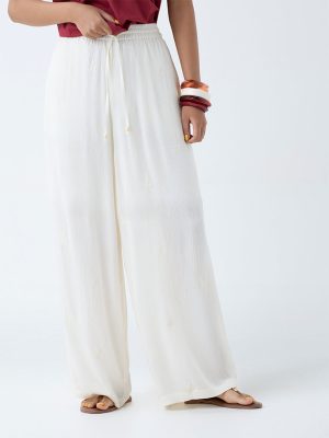 Bombay Paisley White Crinkle-Textured Pants