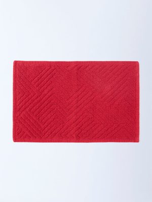 Westside Home Red Geometric Design Bath Mat