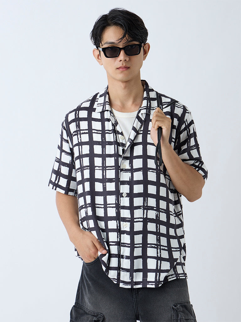 Nuon Black Checks Design Relaxed-Fit Shirt