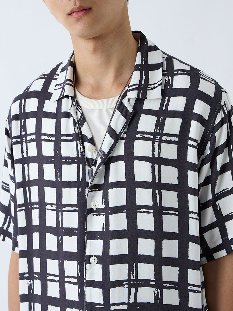 Nuon Black Checks Design Relaxed-Fit Shirt - Image 3