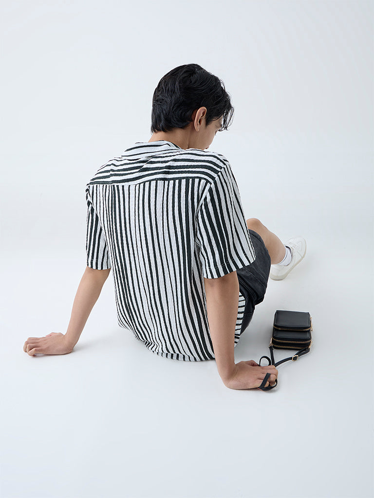 Nuon Black Stripe Relaxed-Fit Shirt - Image 4