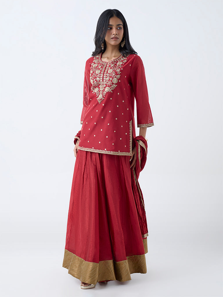 Vark Maroon Floral Embroidered Cotton-Blend Ethnic Set