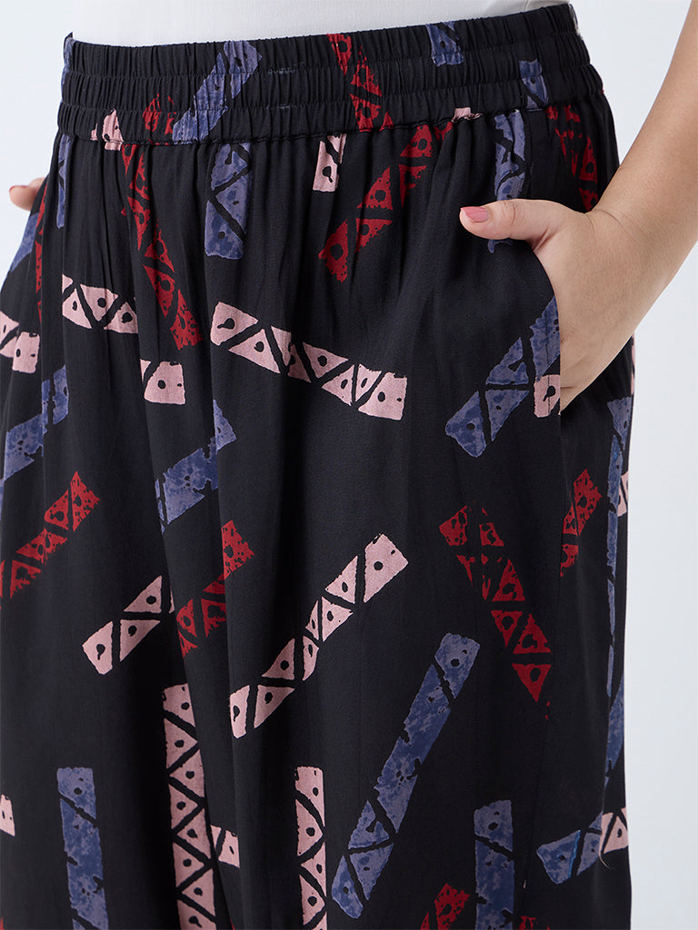 Diza Black Abstract Design Pants - Image 3