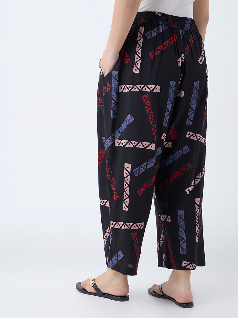 Diza Black Abstract Design Pants - Image 4