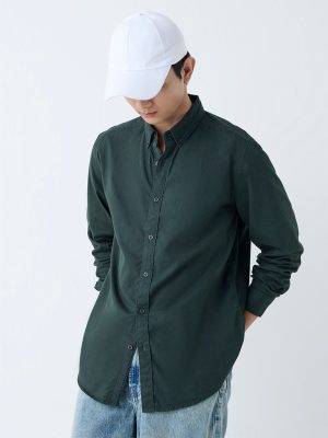 Nuon Dark Green Solid Slim-Fit Cotton Shirt