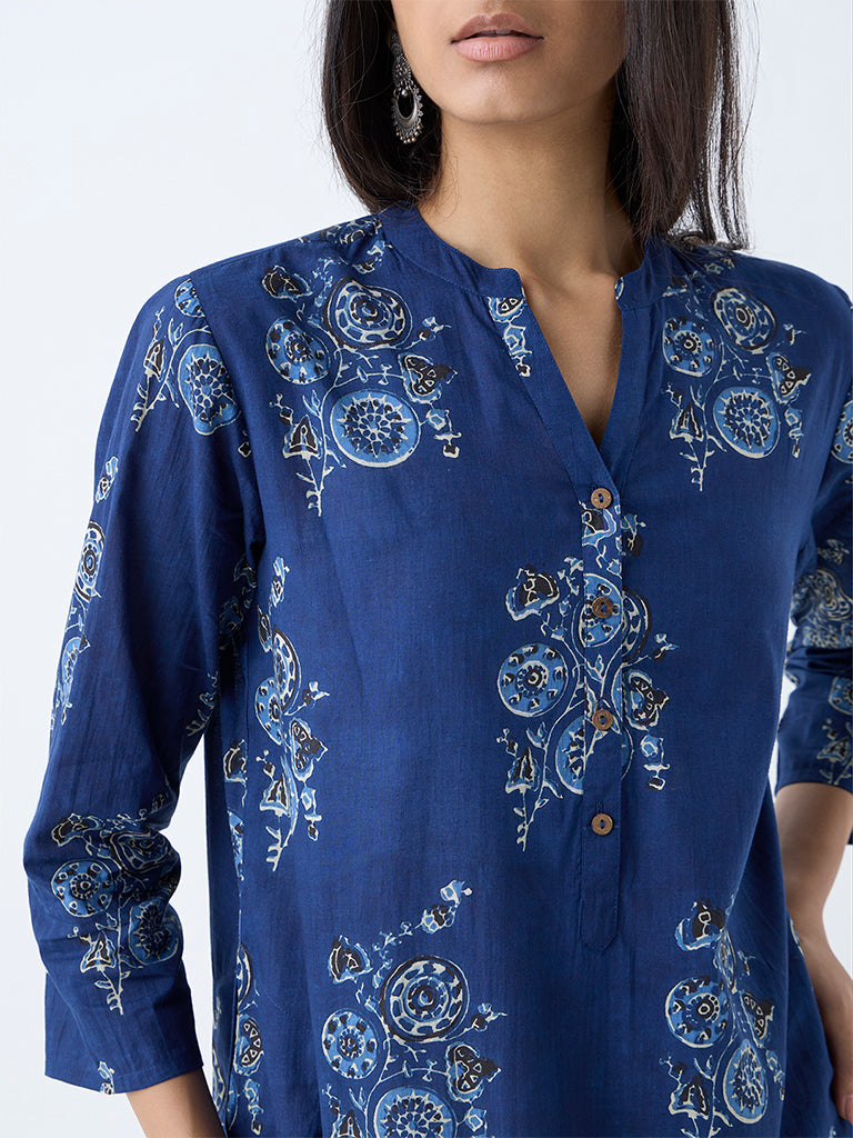 Utsa Indigo Printed Cotton Straight Kurta - Image 3
