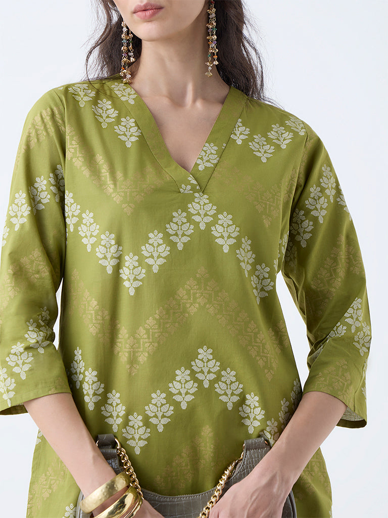 Utsa Green Floral Printed Cotton Straight Kurta - Image 3