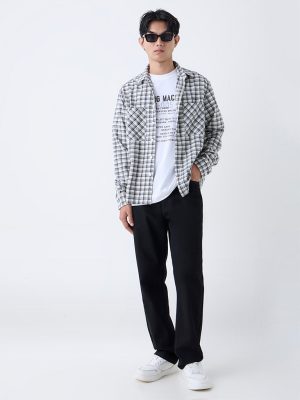 Nuon Black Solid Relaxed-Fit Mid-Rise Jeans