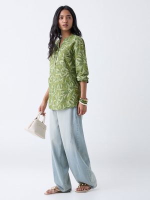 Utsa Green Leaf Patterned Tunic