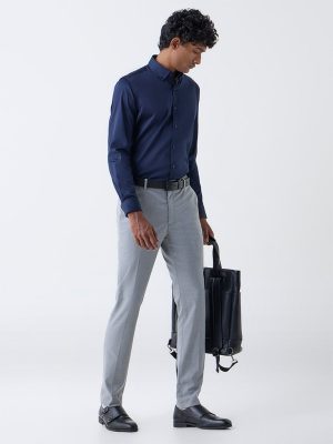 WES Formals Navy Solid Slim-Fit Cotton-Blend Shirt