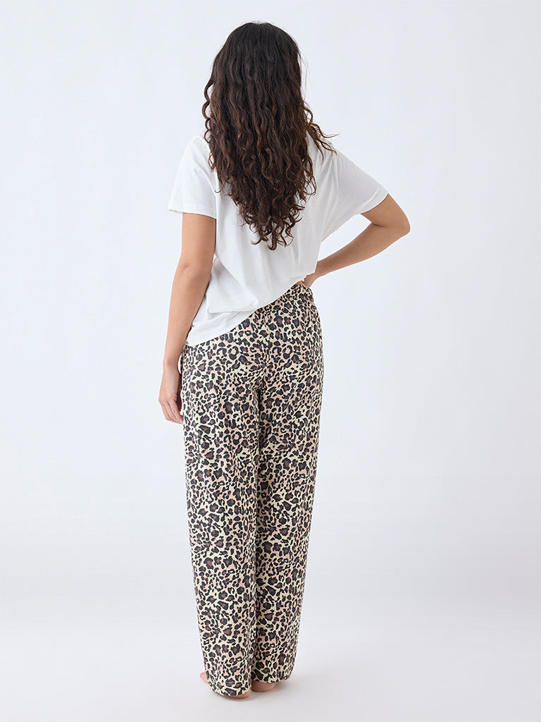 Wunderlove White Text Design Cotton Pyjama Set In A Bag - Image 4