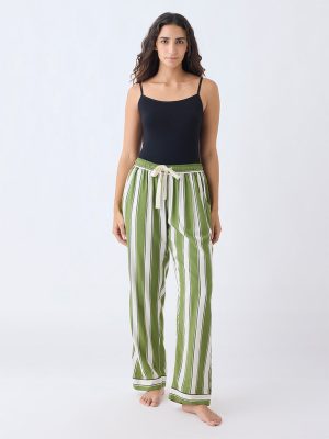 Wunderlove Black Square Neck Seam-Free Camisole