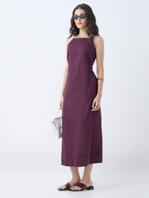 Wardrobe Burgundy Solid Straight Dress