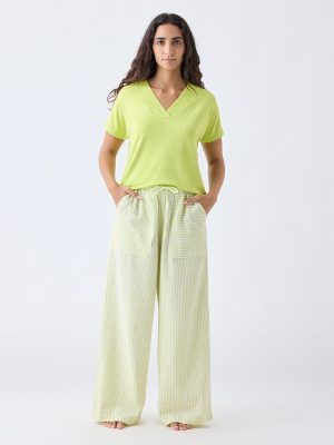 Wunderlove Lime Solid V-Neck Top