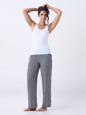 Wunderlove White Lace-Detailed Camisole