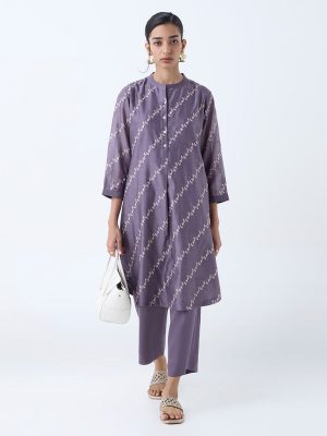 Zuba Mauve Floral Embroidered Cotton-Blend A-Line Kurta